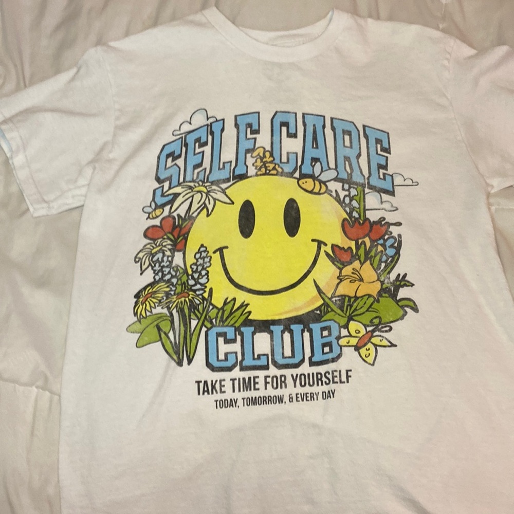 Walmart t-shirt, kind of see through but oversized so you can’t really tell